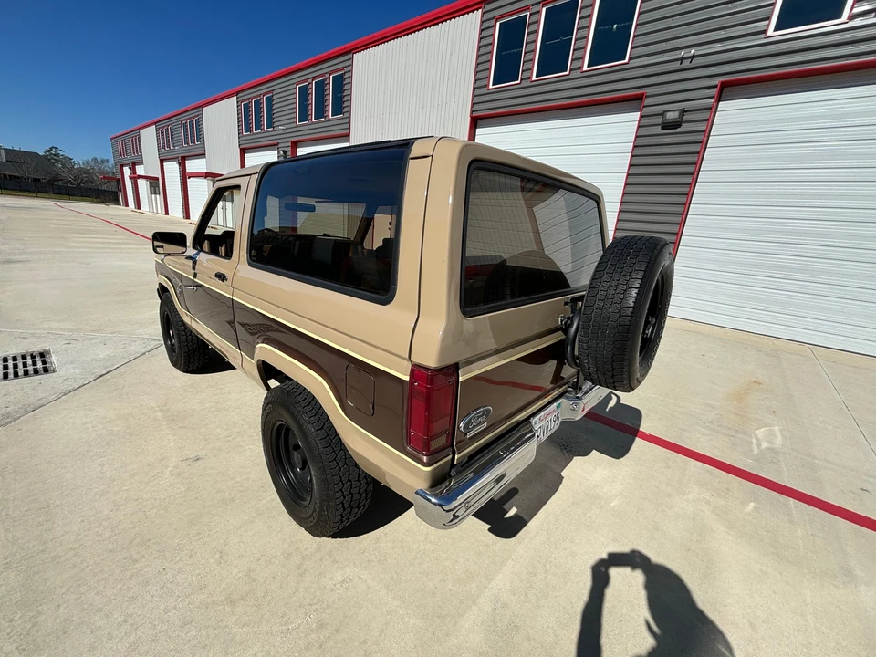 1984 Ford Bronco II - Image 10 of 31