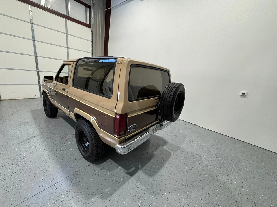 1984 Ford Bronco II - Image 11 of 31