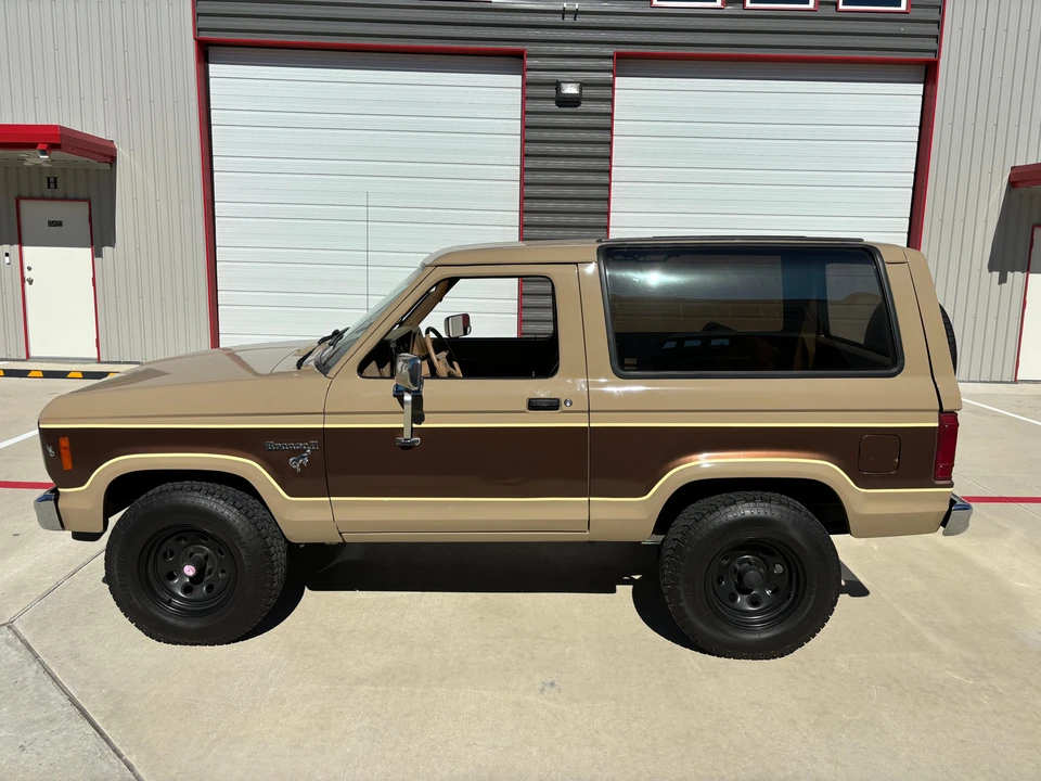 1984 Ford Bronco II - Image 8 of 31
