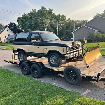1984 Ford Bronco Sport Utility 2D
