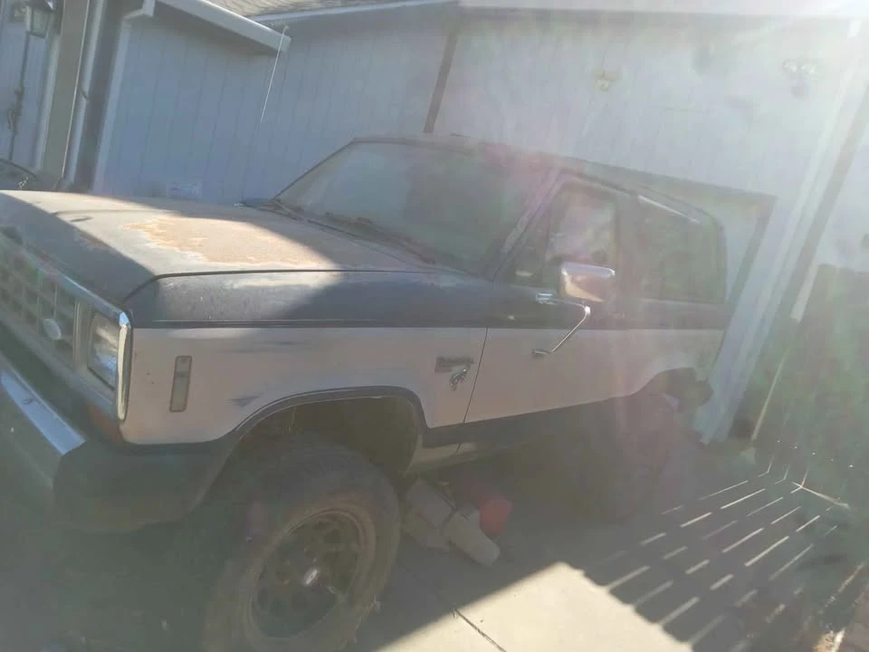 1984 Ford Bronco 3rd Gen - Image 2 of 3
