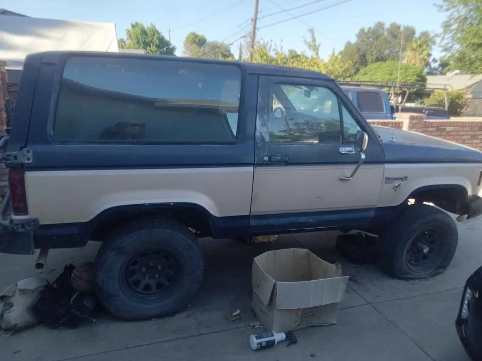 1984 Ford Bronco 3rd Gen - Image 3 of 3