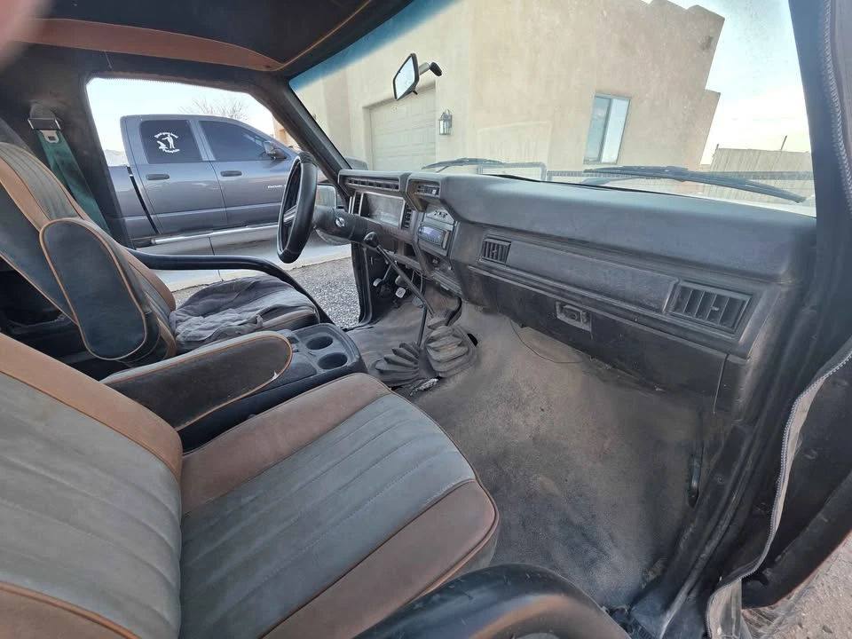 1984 Ford Bronco 3rd Gen - Image 6 of 8