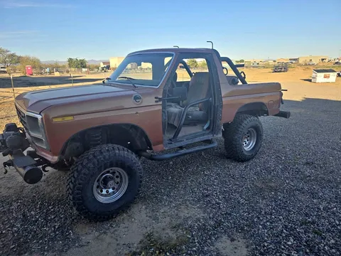 1984 Ford Bronco Sport Utility 2D