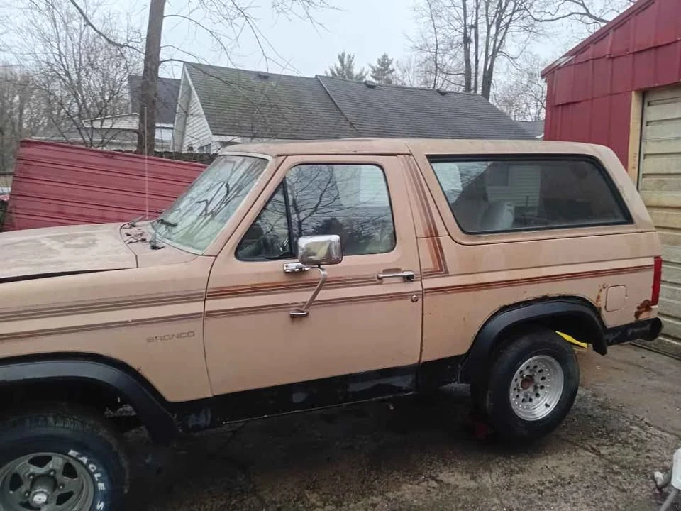 1984 Ford Bronco 3rd Gen - Image 3 of 20