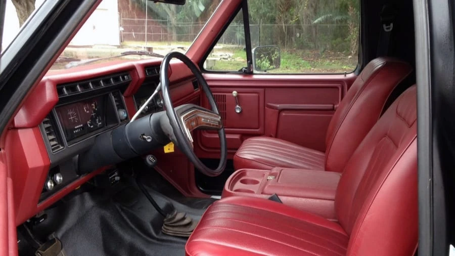 1984 Ford Bronco 3rd Gen - Image 5 of 12
