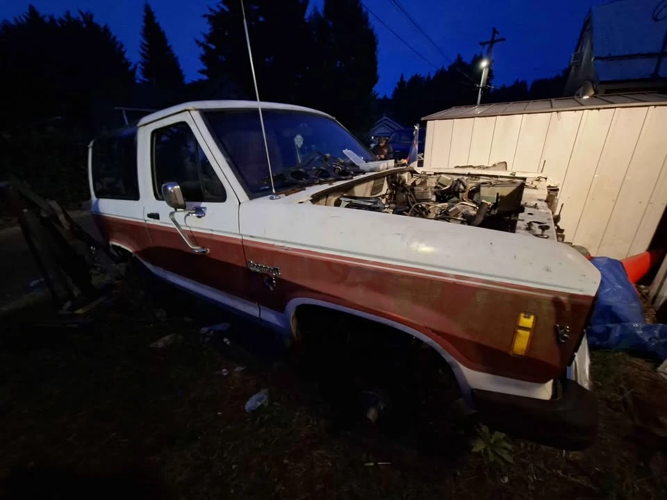 1984 Ford Bronco 3rd Gen - Image 2 of 9