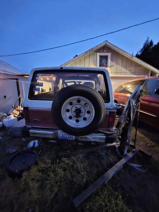 1984 Ford Bronco 3rd Gen - Image 3 of 9