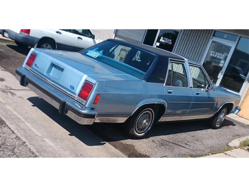 1984 Ford Crown Victoria - Image 2 of 8