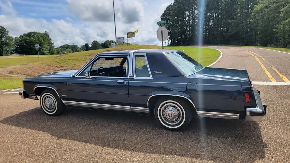 1984 Ford Crown Victoria - Image 5 of 12