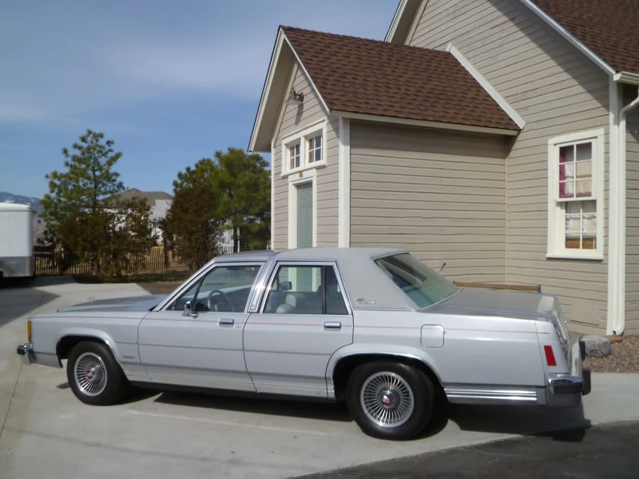1984 Ford Crown Victoria - Image 2 of 8