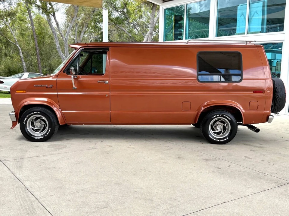 1984 Ford Econoline Van - Image 9 of 21