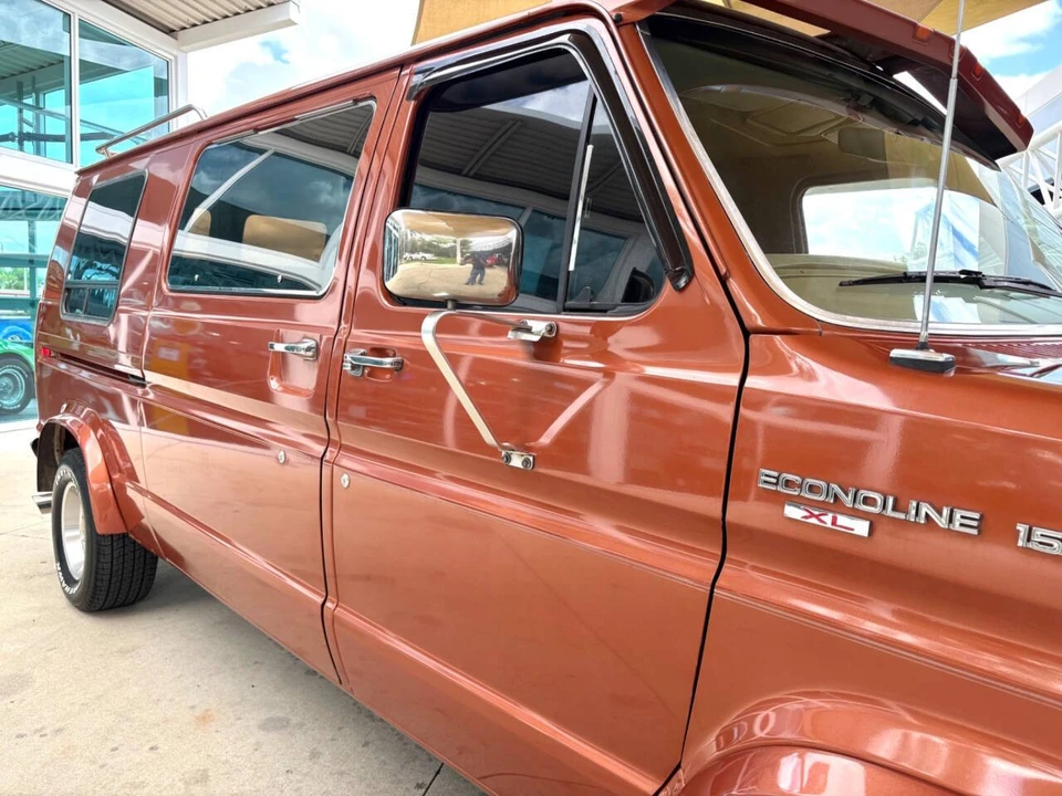 1984 Ford Econoline Van - Image 17 of 21