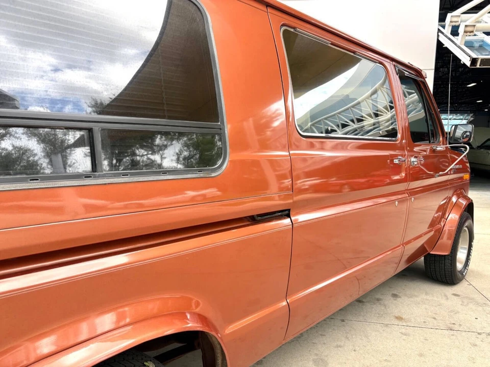 1984 Ford Econoline Van - Image 16 of 21
