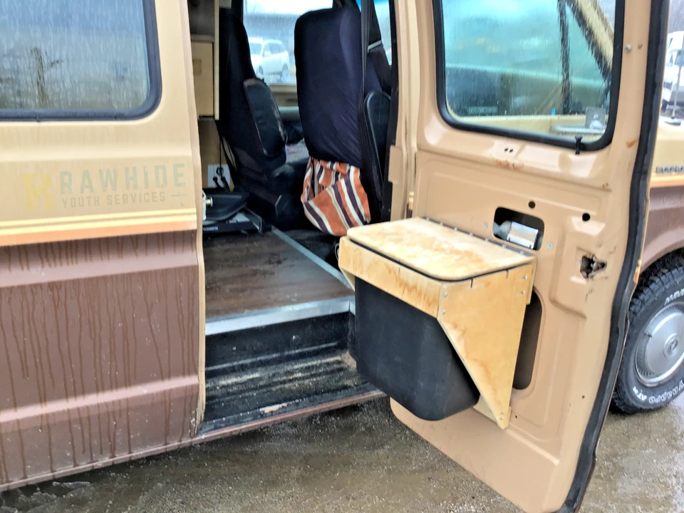 1984 Ford Econoline Van - Image 11 of 20