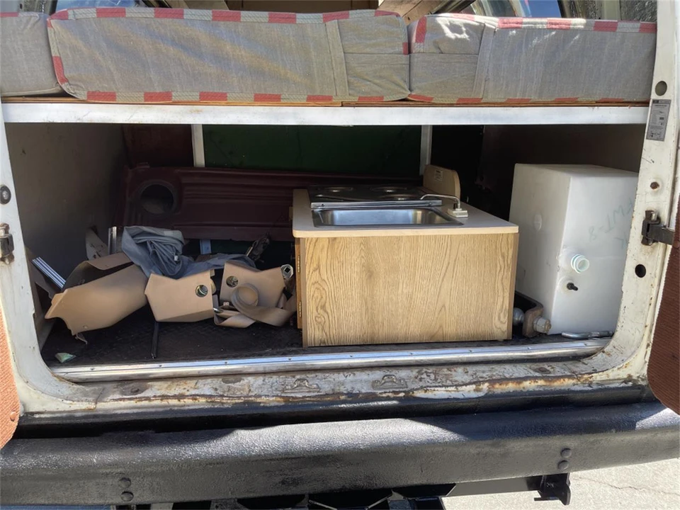 1984 Ford Econoline Van - Image 15 of 17