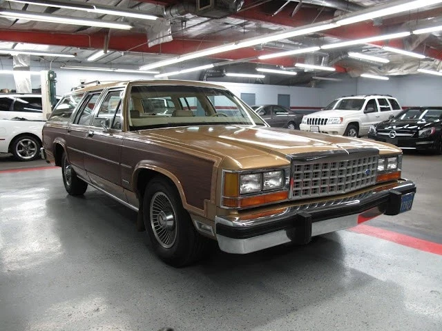 1984 Ford Country Squire - Image 10 of 21