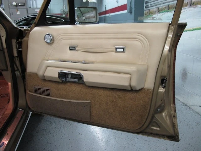 1984 Ford Country Squire - Image 11 of 21