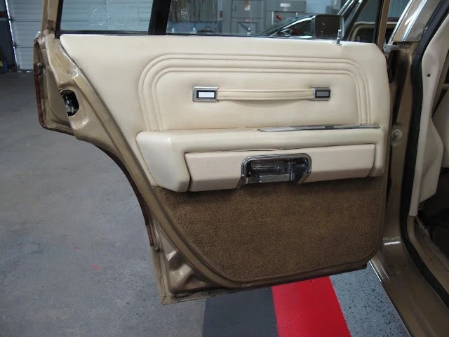 1984 Ford Country Squire - Image 15 of 21