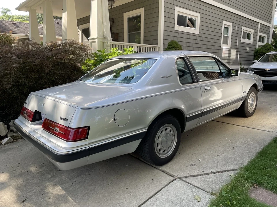 1984 Ford Thunderbird 7th Gen - Image 5 of 21