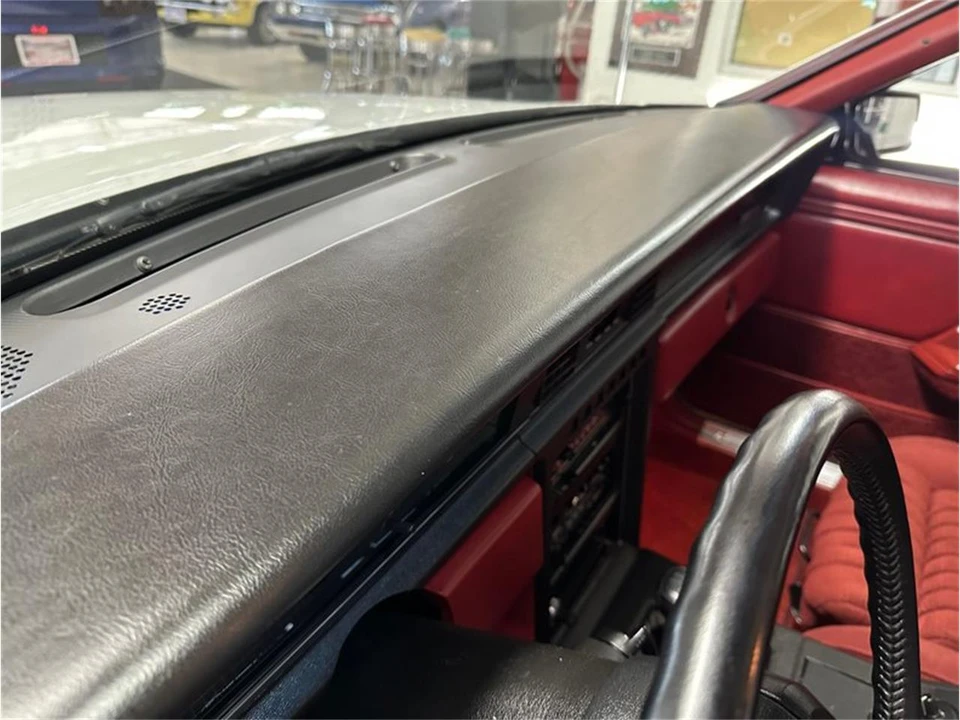 1984 Ford Thunderbird 9th Gen - Image 17 of 31