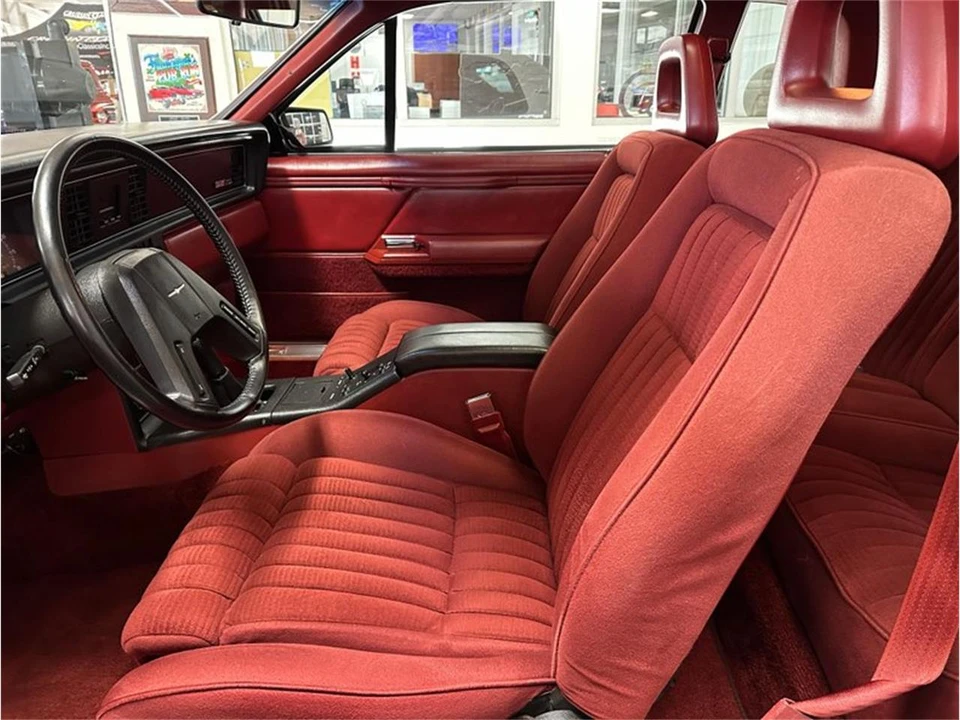 1984 Ford Thunderbird 9th Gen - Image 15 of 31
