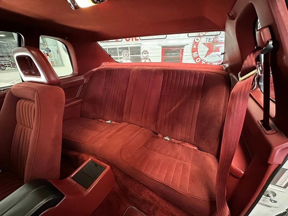 1984 Ford Thunderbird 9th Gen - Image 20 of 31