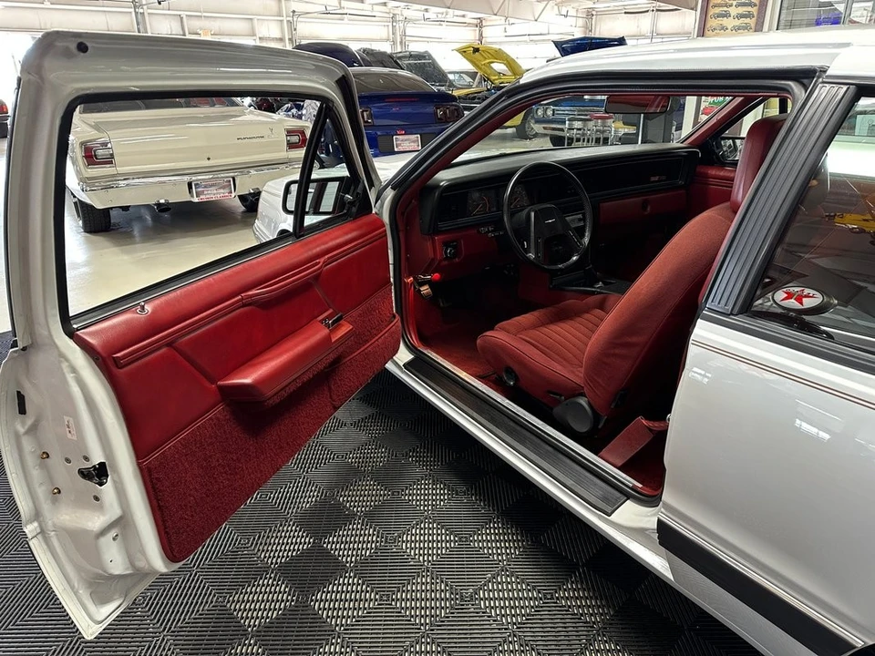 1984 Ford Thunderbird 9th Gen - Image 12 of 31
