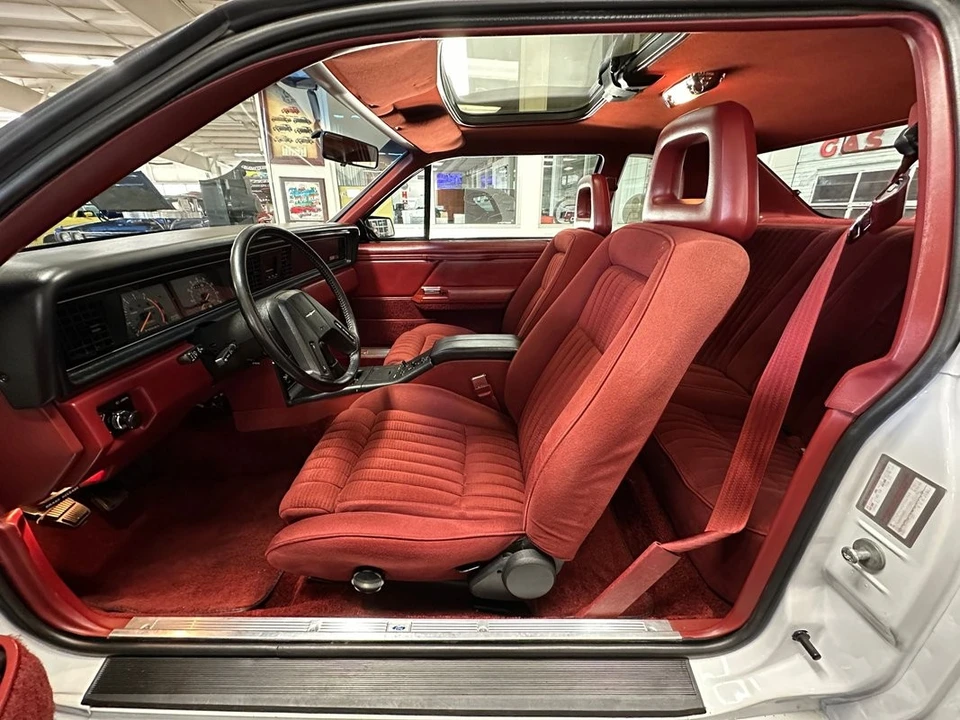 1984 Ford Thunderbird 9th Gen - Image 14 of 21