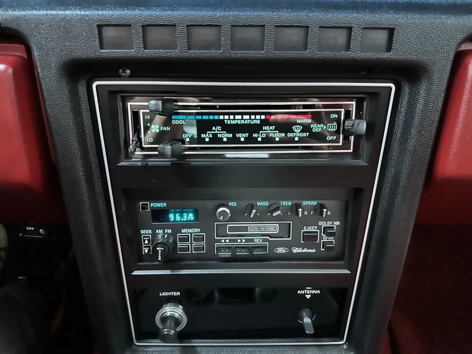 1984 Ford Thunderbird 9th Gen - Image 25 of 31