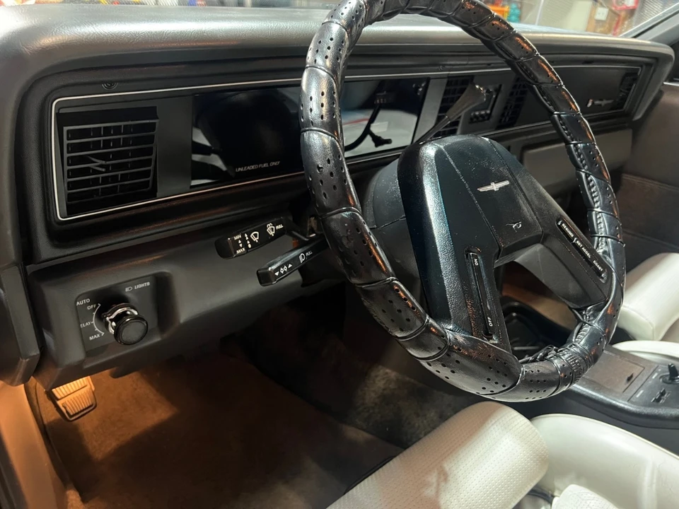 1984 Ford Thunderbird 9th Gen - Image 14 of 31