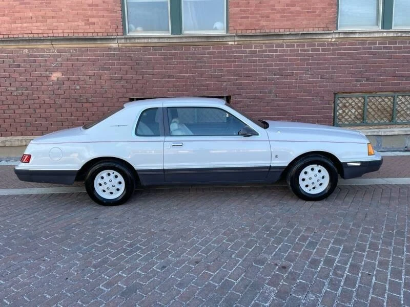 1984 Ford Thunderbird 9th Gen - Image 5 of 31