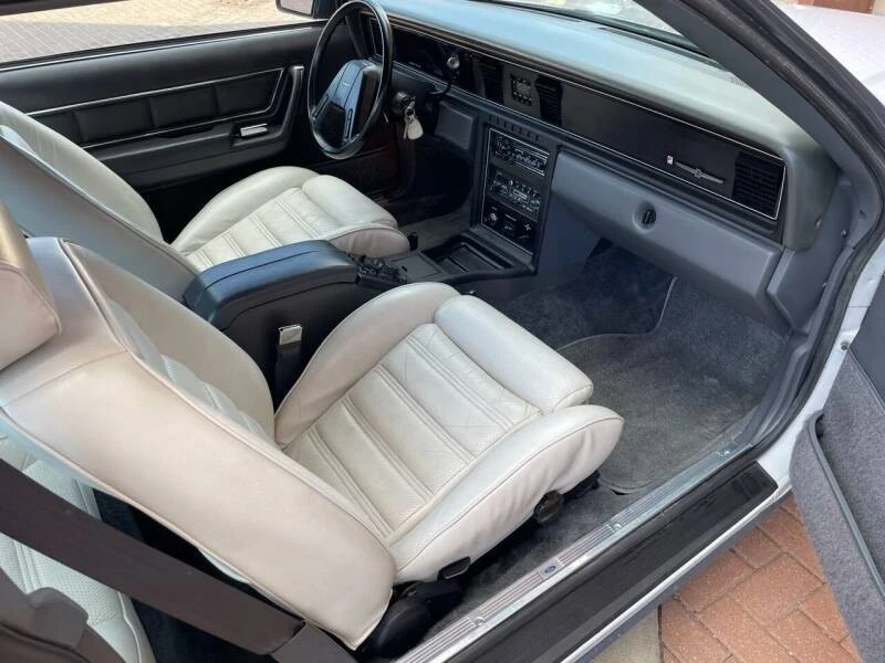 1984 Ford Thunderbird 9th Gen - Image 22 of 31