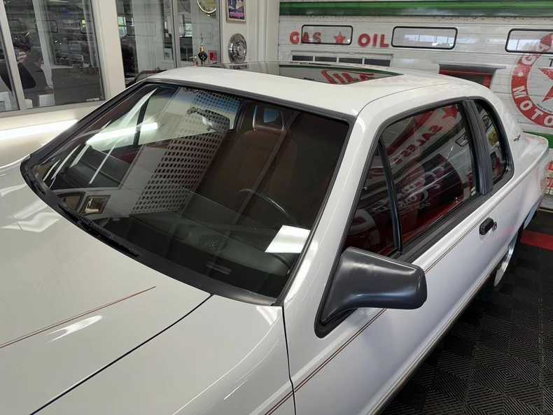 1984 Ford Thunderbird 9th Gen - Image 10 of 31