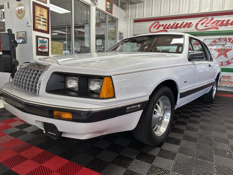 1984 Ford Thunderbird 9th Gen - Image 8 of 31