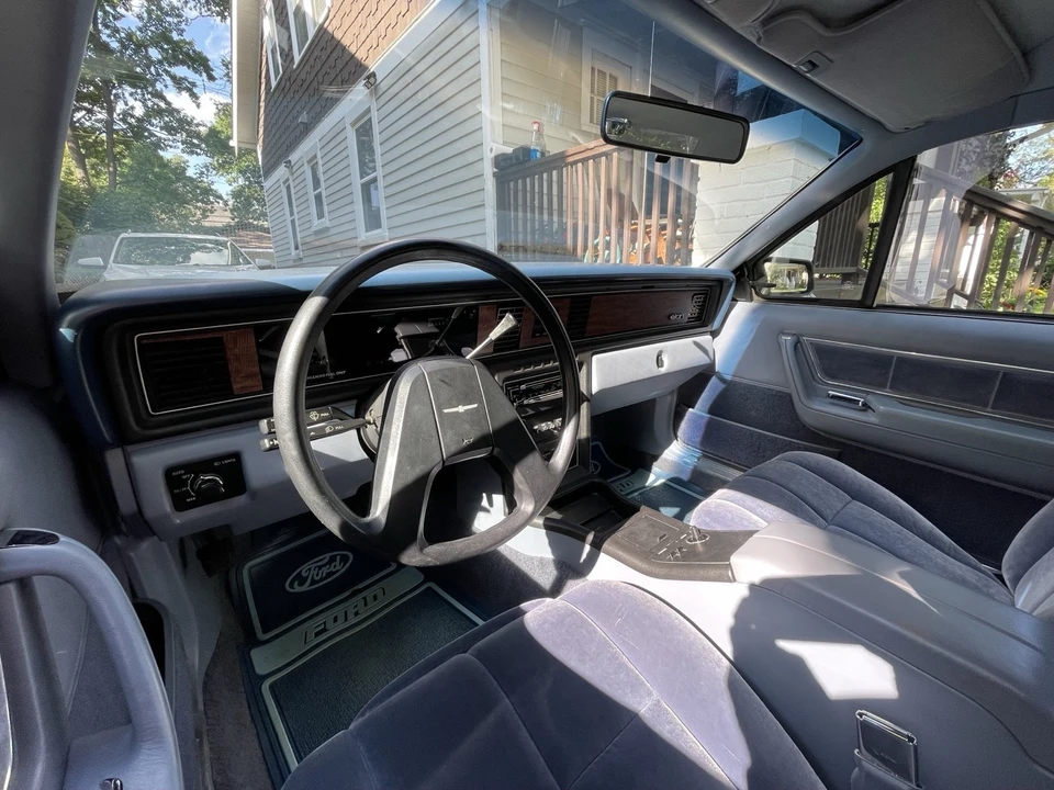 1984 Ford Thunderbird 9th Gen - Image 16 of 21