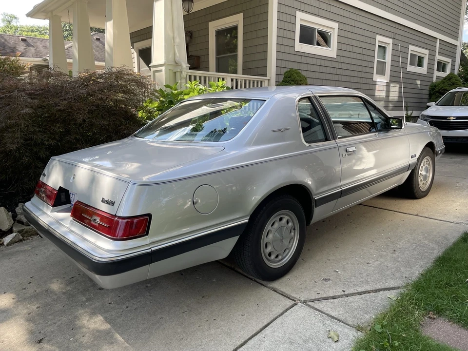 1984 Ford Thunderbird 9th Gen - Image 2 of 21