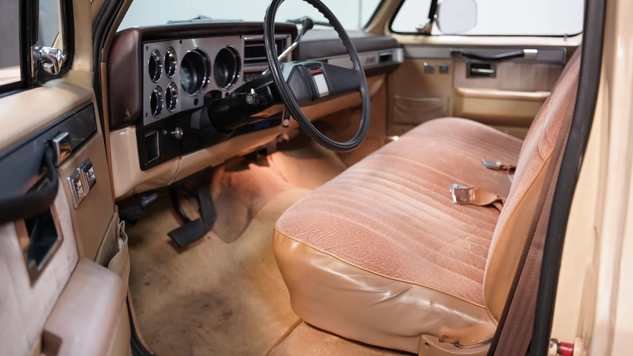 1984 GMC C/K 3rd Gen - Image 4 of 12