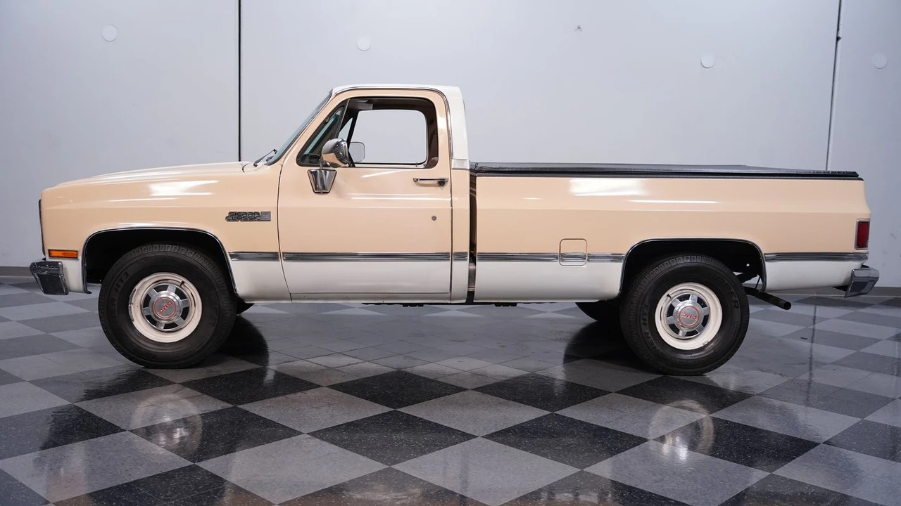 1984 GMC C/K 3rd Gen - Image 2 of 12