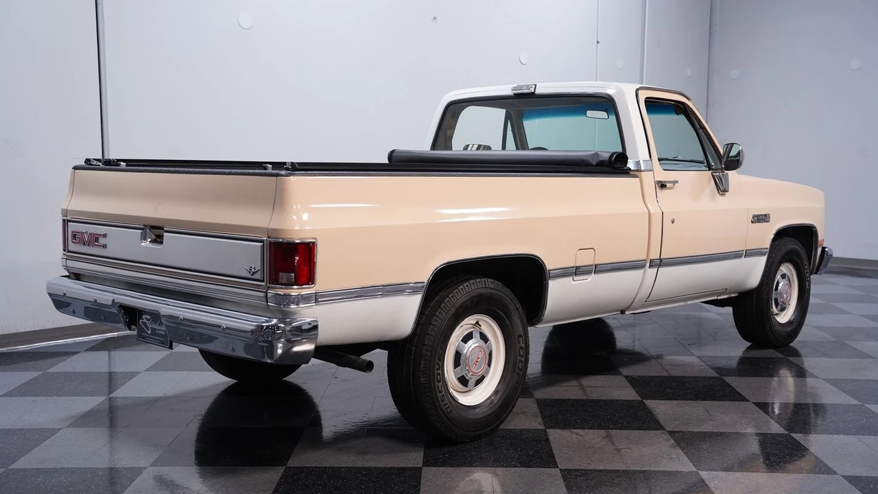 1984 GMC C/K 3rd Gen - Image 11 of 12