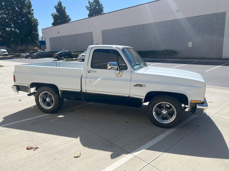 1984 GMC C/K 3rd Gen - Image 4 of 23