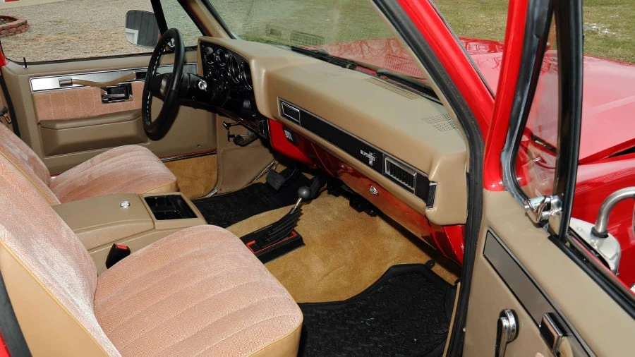 1984 GMC Jimmy 2nd Gen - Image 5 of 21