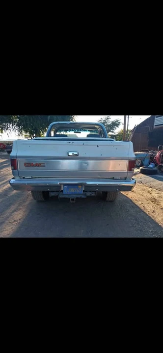 1984 GMC Jimmy 2nd Gen - Image 9 of 10