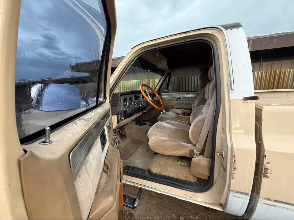 1984 GMC C/K 3rd Gen - Image 4 of 4