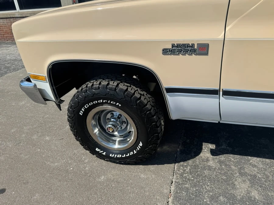 1984 GMC C/K 3rd Gen - Image 4 of 11