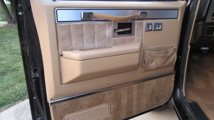 1984 GMC C/K 3rd Gen - Image 4 of 29
