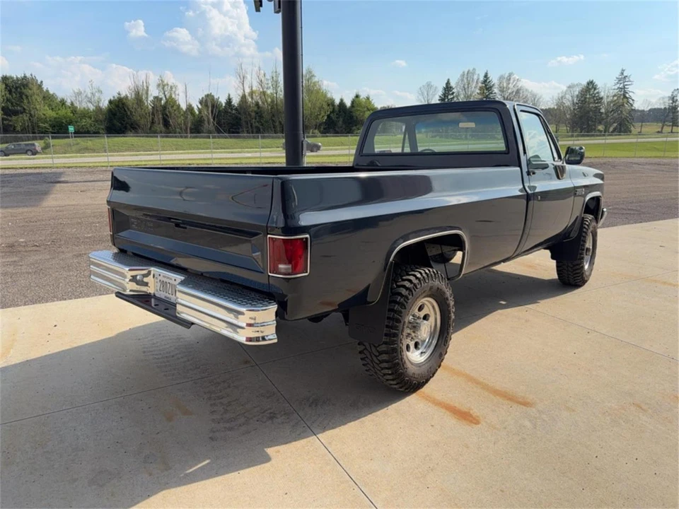 1984 GMC C/K 3rd Gen - Image 8 of 31