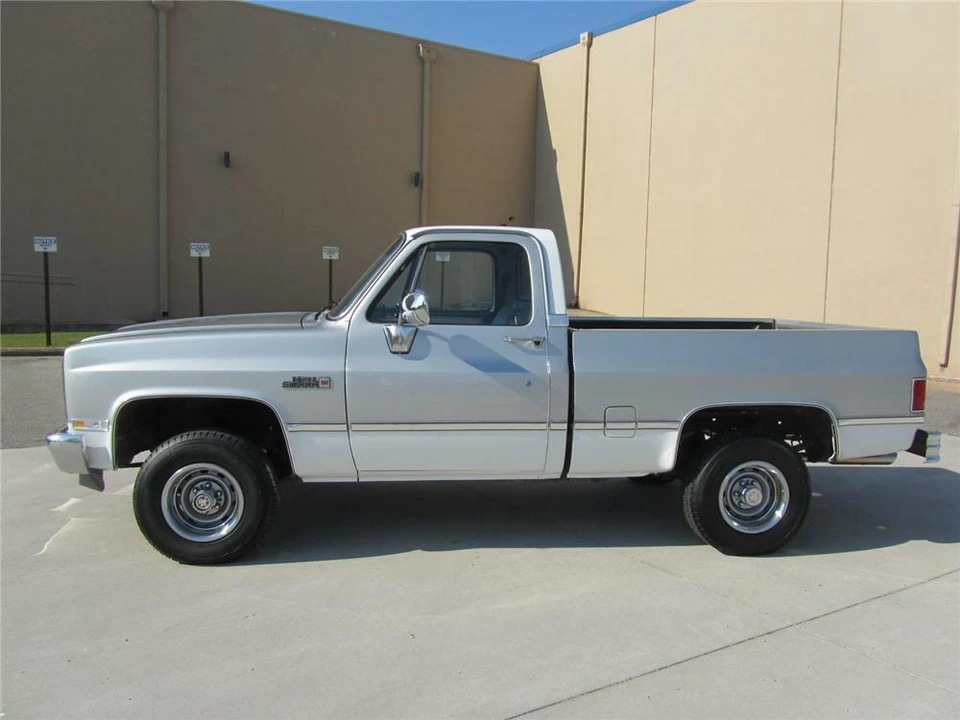 1984 GMC C/K 3rd Gen - Image 4 of 4