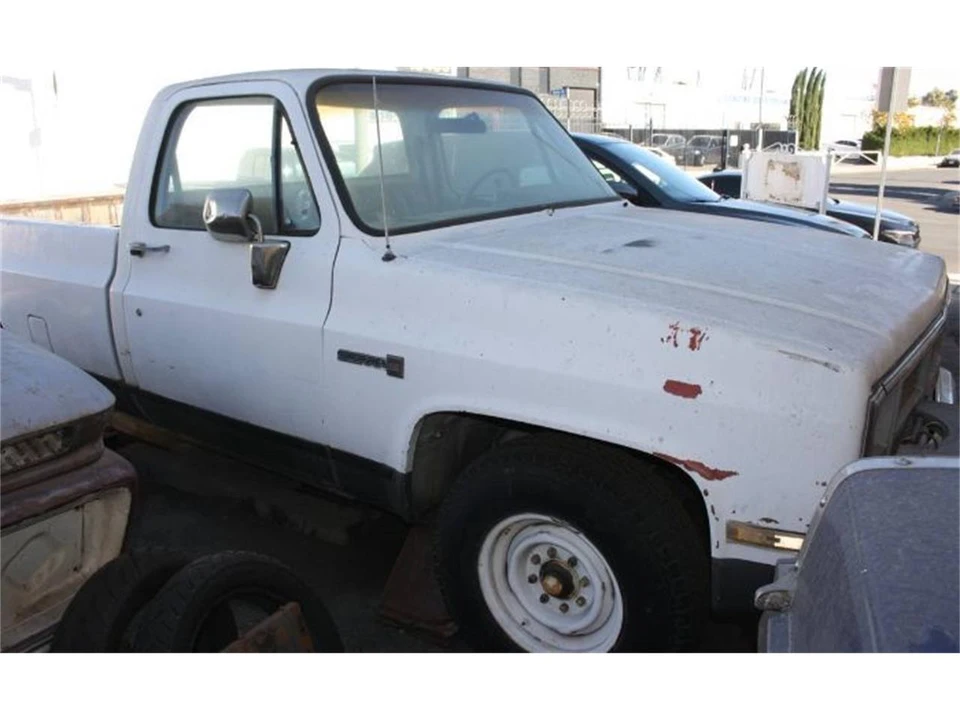 1984 GMC C/K 3rd Gen - Image 4 of 5