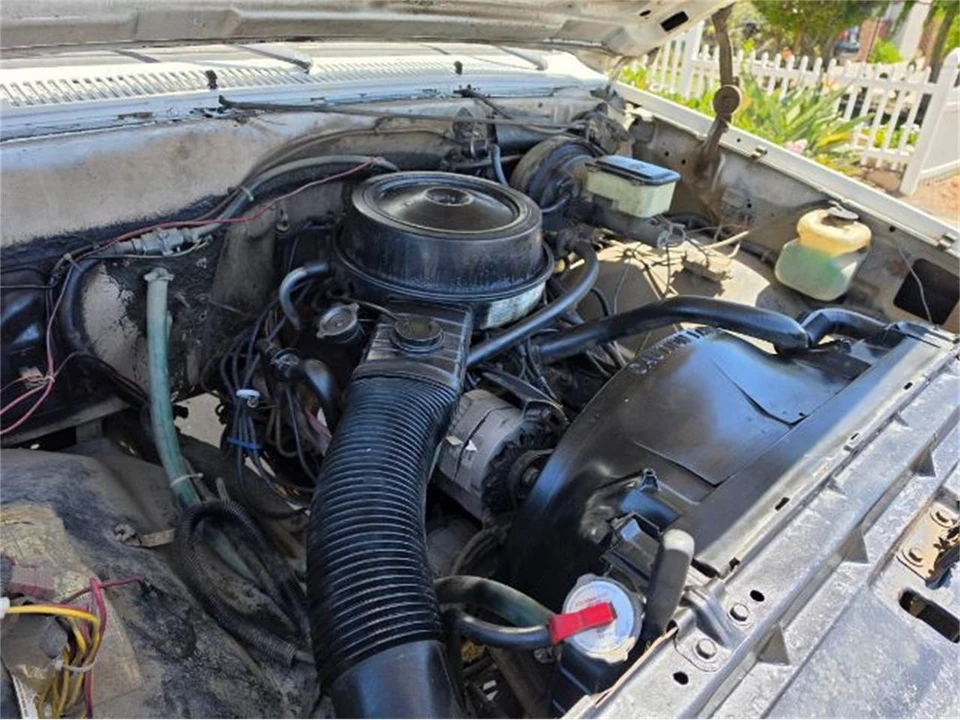 1984 GMC C/K 3rd Gen - Image 3 of 15